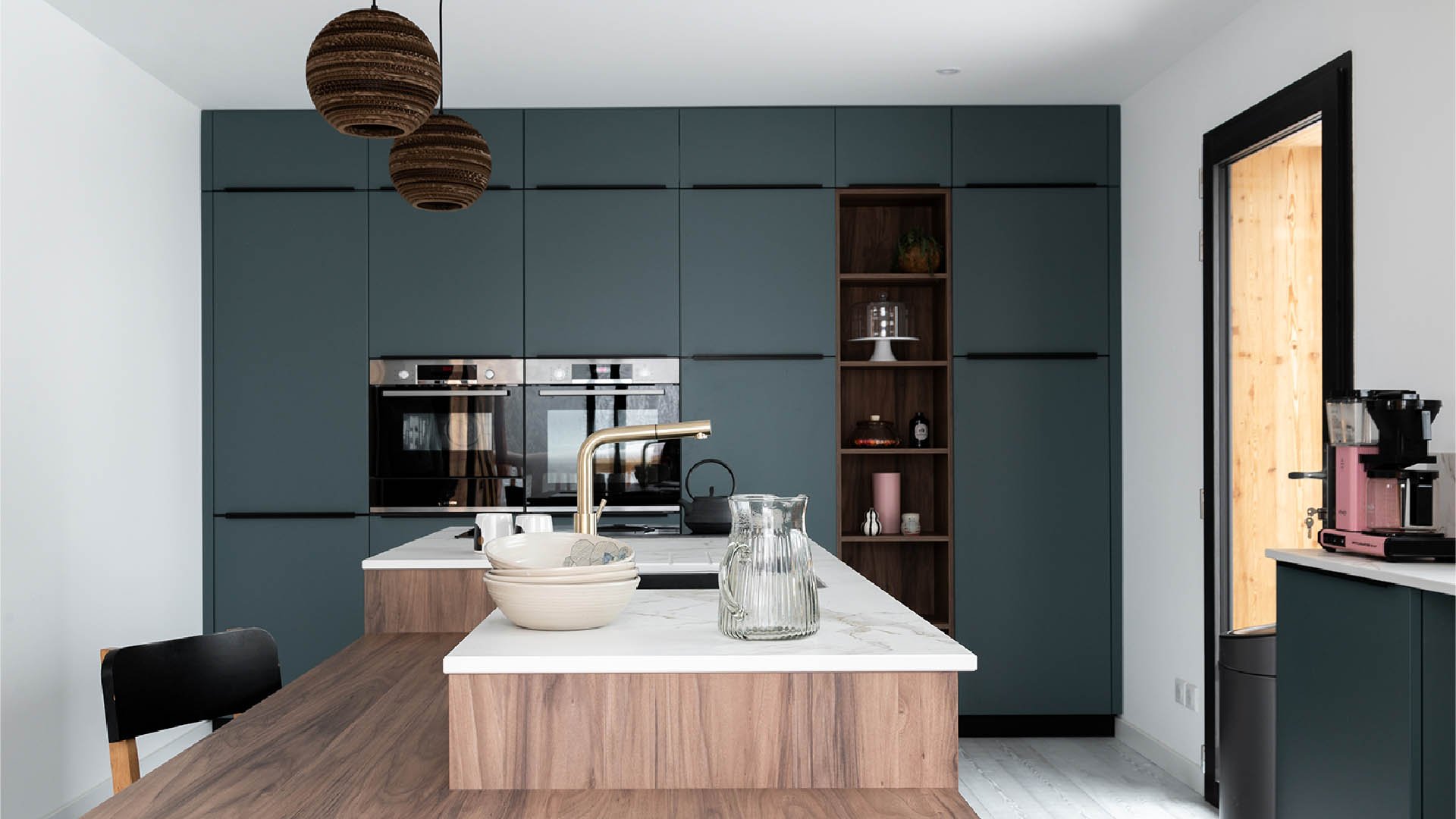 Plaque de cuisson et évier sur îlot central : ce qu'il faut savoir